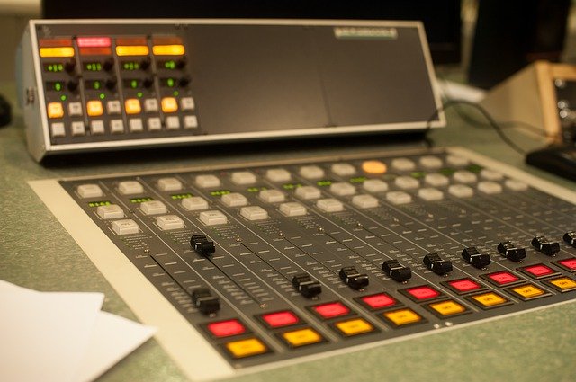 Radio Console Studio - GIMP online editor free Free download Radio Console Studio - free photo or picture to be edited with GIMP online image editor