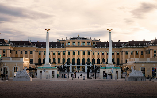 A large building with columns and statues from Chrome web store to be run with OffiDocs Chromium online A large building with columns and statues from Chrome web store to be run with OffiDocs Chromium online
