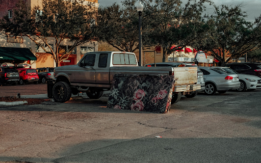 A truck parked in a parking lot with a mattress on the back from Chrome web store to be run with OffiDocs Chromium online A truck parked in a parking lot with a mattress on the back from Chrome web store to be run with OffiDocs Chromium online