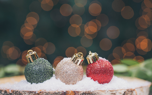 Balls decorate the pine tree from Chrome web store to be run with OffiDocs Chromium online Balls decorate the pine tree from Chrome web store to be run with OffiDocs Chromium online