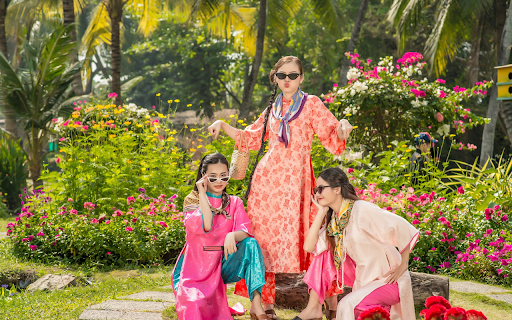 Beautiful dresses from Chrome web store to be run with OffiDocs Chromium online Beautiful dresses from Chrome web store to be run with OffiDocs Chromium online