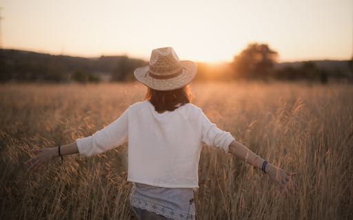 Girl in the field from Chrome web store to be run with OffiDocs Chromium online Girl in the field from Chrome web store to be run with OffiDocs Chromium online