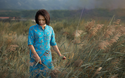 Girl in the reed grass field from Chrome web store to be run with OffiDocs Chromium online Girl in the reed grass field from Chrome web store to be run with OffiDocs Chromium online