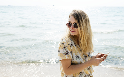 Girl on the beach from Chrome web store to be run with OffiDocs Chromium online Girl on the beach from Chrome web store to be run with OffiDocs Chromium online