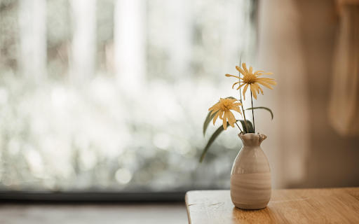 Simple Vase with Yellow Blooms from Chrome web store to be run with OffiDocs Chromium online Simple Vase with Yellow Blooms from Chrome web store to be run with OffiDocs Chromium online