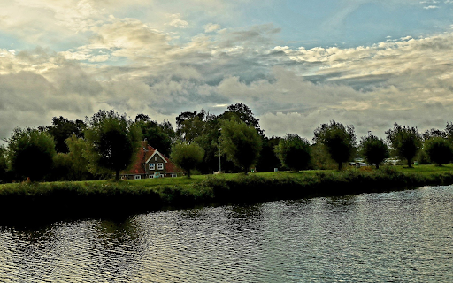 Small house by the river from Chrome web store to be run with OffiDocs Chromium online Small house by the river from Chrome web store to be run with OffiDocs Chromium online
