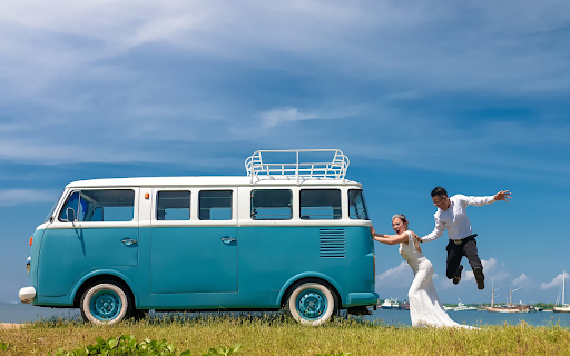 The bride and groom push the cart from Chrome web store to be run with OffiDocs Chromium online The bride and groom push the cart from Chrome web store to be run with OffiDocs Chromium online