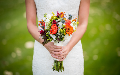 The bride holds a bouquet of flowers from Chrome web store to be run with OffiDocs Chromium online The bride holds a bouquet of flowers from Chrome web store to be run with OffiDocs Chromium online