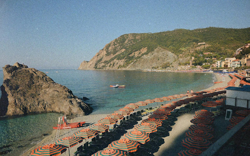 Umbrellas on the Beach from Chrome web store to be run with OffiDocs Chromium online Umbrellas on the Beach from Chrome web store to be run with OffiDocs Chromium online