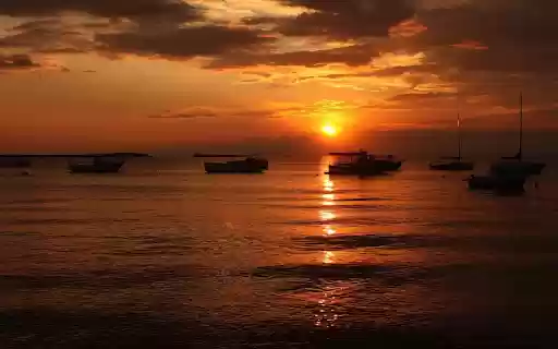 Boat parked on the sea surface from Chrome web store to be run with OffiDocs Chromium online Boat parked on the sea surface from Chrome web store to be run with OffiDocs Chromium online