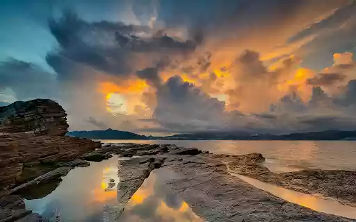 Hong Kong with yellow and dark blue sky from Chrome web store to be run with OffiDocs Chromium online Hong Kong with yellow and dark blue sky from Chrome web store to be run with OffiDocs Chromium online