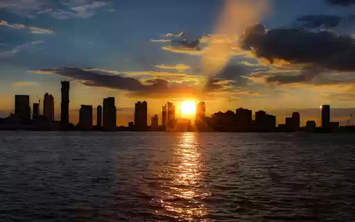 The sun shines brightly from Chrome web store to be run with OffiDocs Chromium online The sun shines brightly from Chrome web store to be run with OffiDocs Chromium online